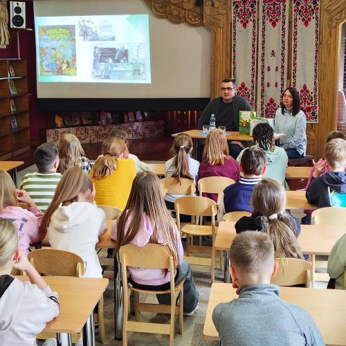 Дитячий письменник Станіслав Соловінський презентував у бібліотеці свою нову книгу