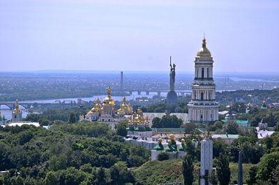 Вид на лавру й Дніпро